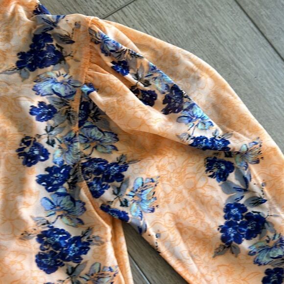 LIKE NEW FREE PEOPLE AMBER FLORAL MESH TOP WITH BUILT IN TANK ORANGE AND BLUE XS - Picture 4 of 6